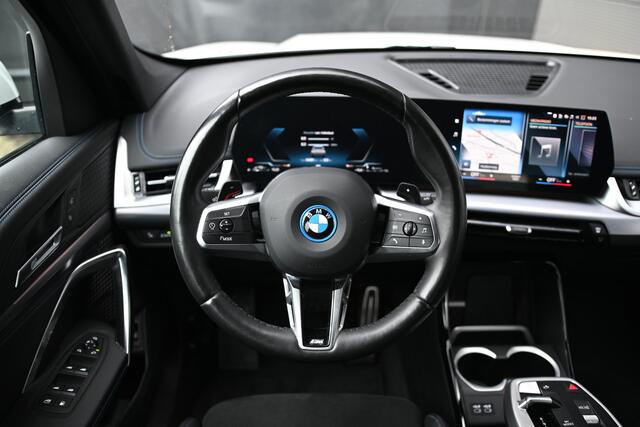 BMW X1 xDrive25e M Sport Automaat / Sportstoelen / Comfort Access / Achteruitrijcamera / Adaptieve LED / Stoelverwarming