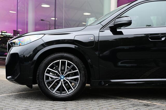 BMW X1 xDrive25e M Sport Automaat / Sportstoelen / Comfort Access / Achteruitrijcamera / Adaptieve LED / Stoelverwarming / M Adaptief onderstel