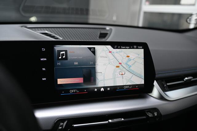 BMW X1 xDrive25e M Sport Automaat / Sportstoelen / Comfort Access / Achteruitrijcamera / Adaptieve LED / Stoelverwarming / M Adaptief onderstel