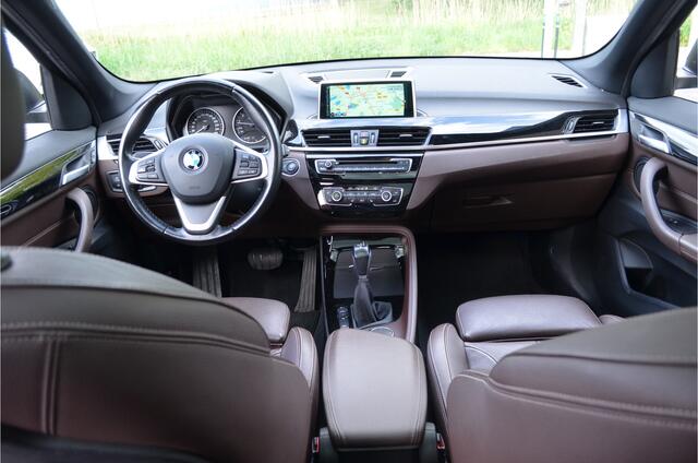 BMW X1 xDrive20i High Executive | Panoramadak | Afn. Trekhaak 2000kg | Leer | Head Up |