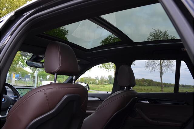 BMW X1 xDrive20i High Executive | Panoramadak | Afn. Trekhaak 2000kg | Leer | Head Up |