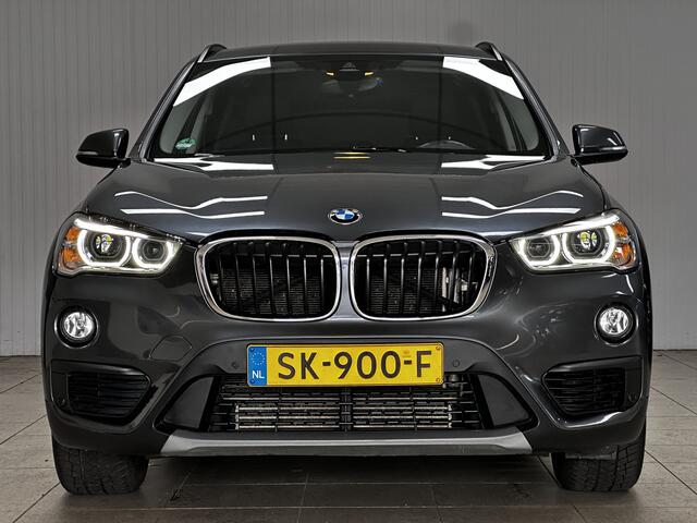 BMW X1 xDrive20i Executive/ Automaat/ Trekhaak/ LED Koplampen/ Elek.Klep/ Clima/ Navi/ Cruise/ Bluetooth/ Multi.LEDER.Stuur/ Elek.Pakket/ Isofix/ PDC V+A.