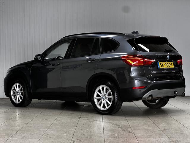 BMW X1 xDrive20i Executive/ Automaat/ Trekhaak/ LED Koplampen/ Elek.Klep/ Clima/ Navi/ Cruise/ Bluetooth/ Multi.LEDER.Stuur/ Elek.Pakket/ Isofix/ PDC V+A.