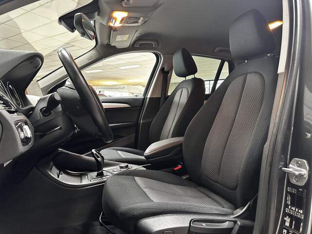 BMW X1 xDrive20i Executive/ Automaat/ Trekhaak/ LED Koplampen/ Elek.Klep/ Clima/ Navi/ Cruise/ Bluetooth/ Multi.LEDER.Stuur/ Elek.Pakket/ Isofix/ PDC V+A.