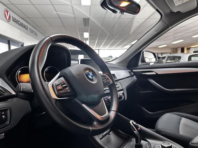 BMW X1 xDrive20i Executive/ Automaat/ Trekhaak/ LED Koplampen/ Elek.Klep/ Clima/ Navi/ Cruise/ Bluetooth/ Multi.LEDER.Stuur/ Elek.Pakket/ Isofix/ PDC V+A.