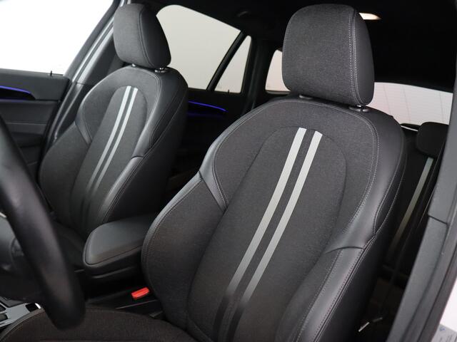 BMW X1 sDrive18i Executive Edition (Trekhaak / Camera / Elek. Achterklep / Stoelverw. / Navi / Sfeerverlichting)