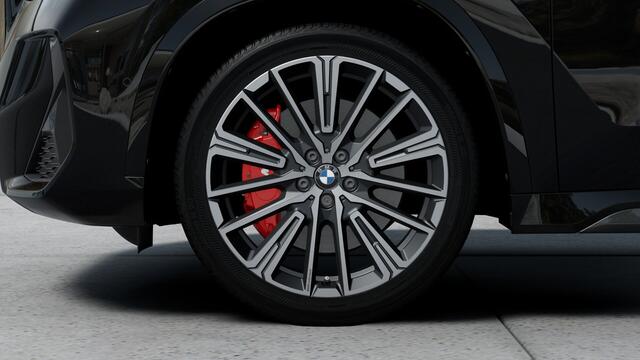 BMW X1 xDrive25e M Sport Automaat / Trekhaak / Panoramadak / Sportstoelen / Comfort Access / Adaptieve LED / Head-Up / Harman-Kardon / Parking Assistant Plus