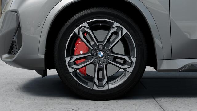 BMW X1 xDrive25e M Sport Automaat / Trekhaak / Panoramadak / Sportstoelen / Comfort Access / Adaptieve LED / Head-Up / Harman-Kardon / Parking Assistant Plus