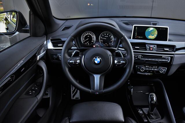 BMW X1 sDrive20i 192pk Automaat M-Sport Pano/HUD/Keyless/Navi/Led/Leer/Pdc/Cruise/Lmv18"