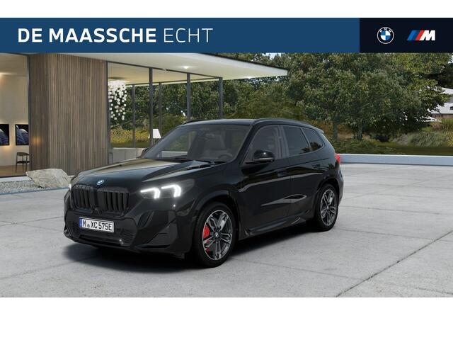 BMW X1 xDrive25e M Sport Automaat / Panoramadak / Trekhaak / Sportstoelen / M Adaptief onderstel / Head-Up / Parking Assistant Plus / Comfort Access