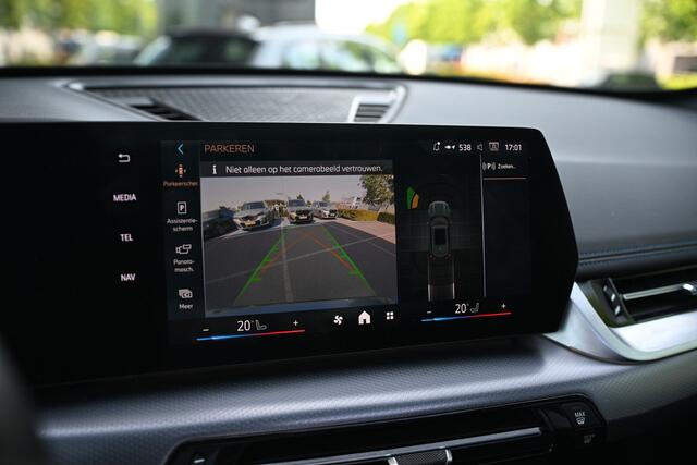BMW X1 xDrive30e M Sport Automaat / Trekhaak / Panoramadak / Sportstoelen / Comfort Access / Achteruitrijcamera / Harman-Kardon / Adaptieve LED