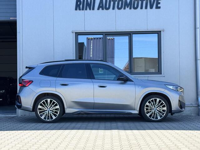 BMW X1 xDrive30e 326 PK | High Executive | Pano | Frozen Grey | Trekhaak | Leder | 20 inch