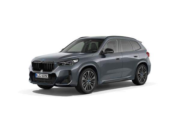 BMW X1 xDrive30e | M-sport | Panorama | 20" | Trekhaak | Harman Kardon | Driving Assistant Plus