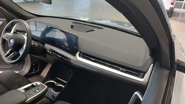 BMW X1 xDrive30e | M-sport | Panorama | 20" | Trekhaak | Harman Kardon | Driving Assistant Plus