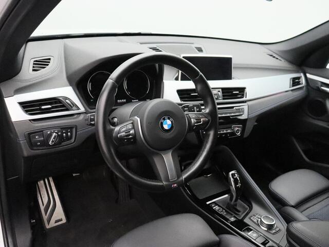 BMW X1 xDrive20d High Executive | M Sportpakket | Entertainment Pack | Trekhaak | Achteruitrijcamera | Active Cruise Control | 19''