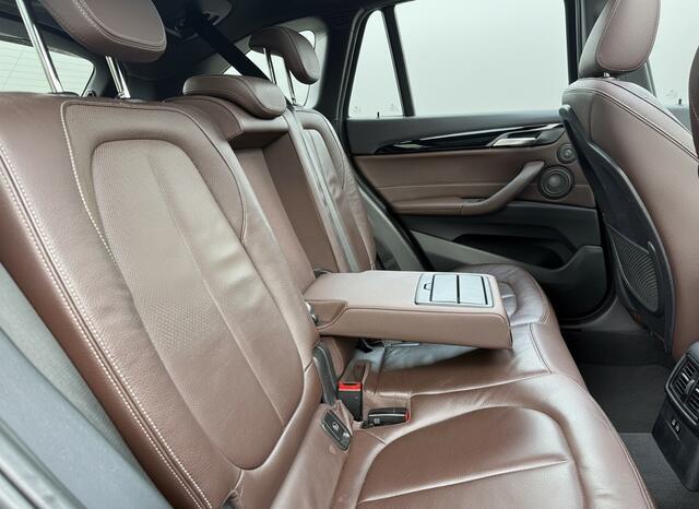 BMW X1 sDrive20i 192pk Executive, M-pakket | Pano | CarPlay