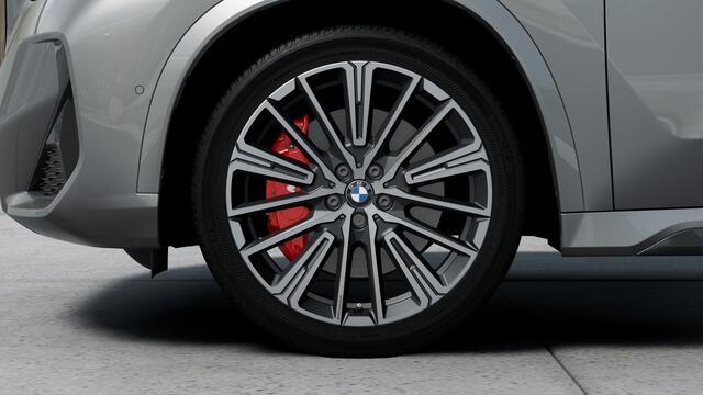 BMW X1 xDrive30e M Sport Automaat / Panoramadak / Trekhaak / Sportstoelen / M Adaptief onderstel / Head-Up / Adaptieve LED / Parking Assistant Plus