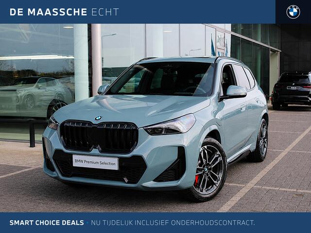 BMW X1 xDrive25e M Sport Automaat / Panoramadak / Trekhaak / Sportstoelen / M Adaptief onderstel / Head-Up / Parking Assistant Plus / Stuurverwarming