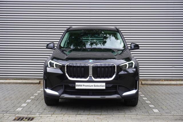 BMW X1 sDrive18i | Trekhaak met elektrisch wegklapbare kogel | Achteruitrijcamera | Harman-Kardon sound system | Extra getint glas | Comfort Access