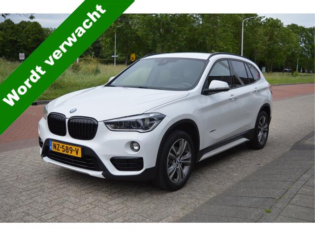 BMW X1 sDrive18i Executive NL-Auto / Sportstoelen / Clima / Correct onderhouden