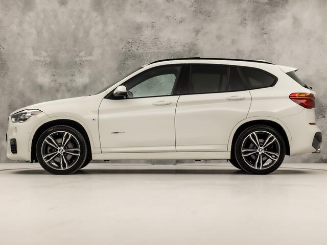 BMW X1 sDrive20i M Sport High Executive 192Pk Automaat (PANORAMADAK, M PAKKET, DEALER ONDERHOUDEN, GROOT NAVI, HEAD-UP DISPLAY, HARMAN/KARDON, ELEK SPORTSTOELEN, CAMERA, ELEK ACHTERKLEP, STOELVERWARMING, NIEUWSTAAT)