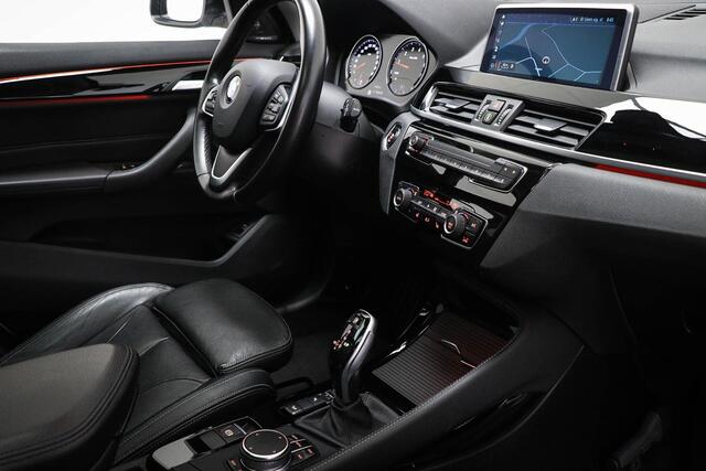 BMW X1 xDrive20i High Executive | AUDIO MEDIA PACK | PANORAMADAK | HEAD UP | STOELVERWARMING | TREKHAAK