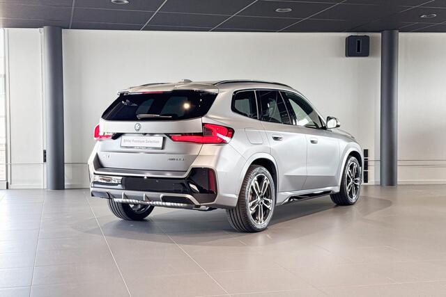 BMW X1 xDrive25e | M Sport Pro | Glazen Panoramadak | Harman Kardon | Stoelverwarming | Head-Up Display | Trekhaak |