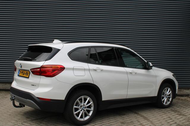 BMW X1 sDrive18i Executive Navigatie Wit-Metallic PDC