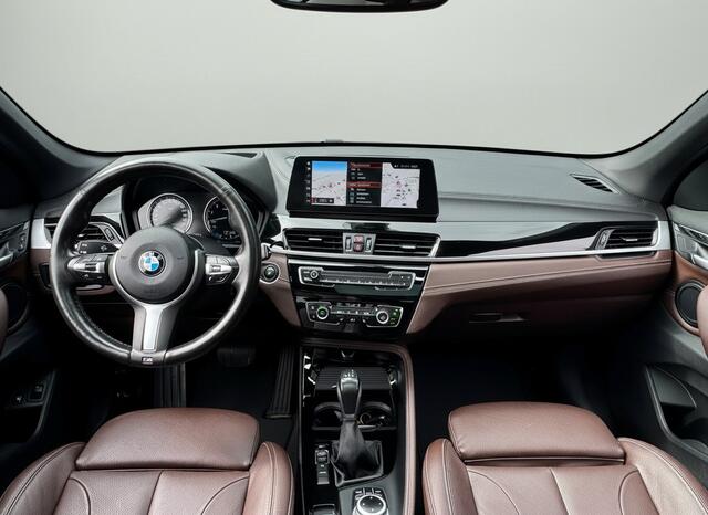 BMW X1 xDrive25e 221PK PHEV HIGH EXECUTIVE SPORT TREKHAAK/LEDER/HEAD-UP/PANORAMADAK PLUG-IN HYBRIDE