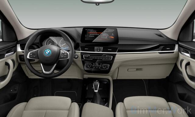 BMW X1 xDrive25e Sportline,Pano,Sportleer,HUD,Memory,Carplay,Camera,Stuur/stoelverw,Lane Ass.,Adapt Cruise,