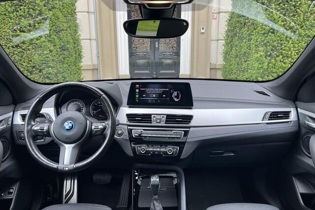 BMW X1 xDrive25e PANO | CRUISE | HIFI | CARPLAY | M-PAKKET | STOELVERW