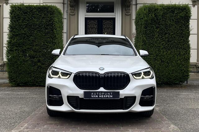BMW X1 xDrive25e PANO | CRUISE | HIFI | CARPLAY | M-PAKKET | STOELVERW