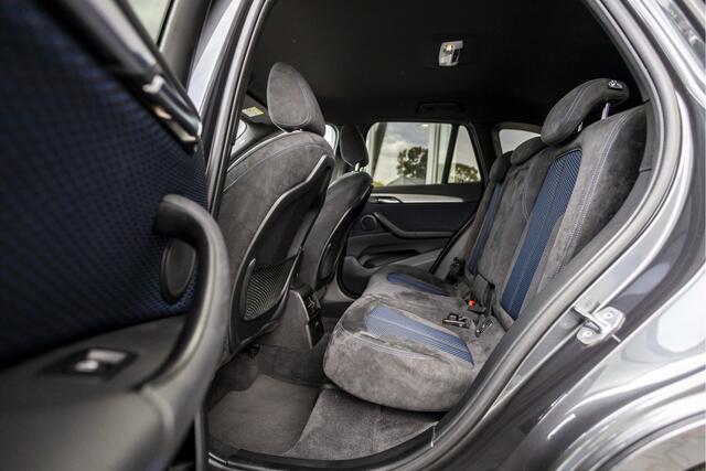 BMW X1 sDrive18i High Executive M-Sport | Camera | Stoelverwarming