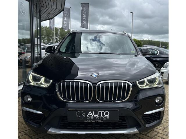 BMW X1 sDrive18i High Executive Edition | AUTOMAAT | Parkeersensoren Voor en Achter | LED | Navigatie Plus | Stoelverwarming | Climate Control | Cruise Control | 2 Sleutels | Elek Achterklep | Sportstuur Leder | APK tot 02-05-2027 |