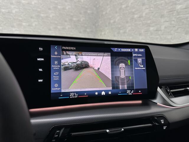 BMW X1 18i M-Sport | Panorama | Sportstoelen | Keyless-Entry | Sfeerverlichting | Achteruitrij-Camera | 3x op voorraad! | Carplay | Full-LED | Black-Optic | Getint Glas | Stoelverwarming | Draadloos Laden |