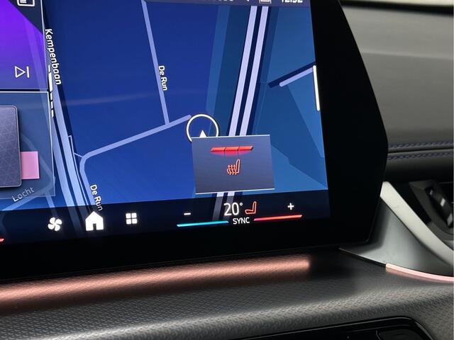 BMW X1 18i M-Sport | Panorama | Sportstoelen | Keyless-Entry | Sfeerverlichting | Achteruitrij-Camera | 3x op voorraad! | Carplay | Full-LED | Black-Optic | Getint Glas | Stoelverwarming | Draadloos Laden |