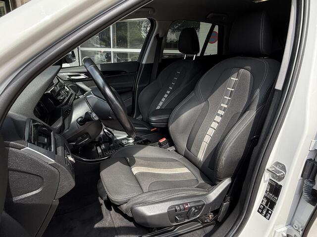 BMW X1 xDrive20i High Executive | SPORTLINE | MEMORY STOELEN | SPORTSTOELEN | TREKHAAK | STOELVERWARMING | HEAD UP | 18 INCH |