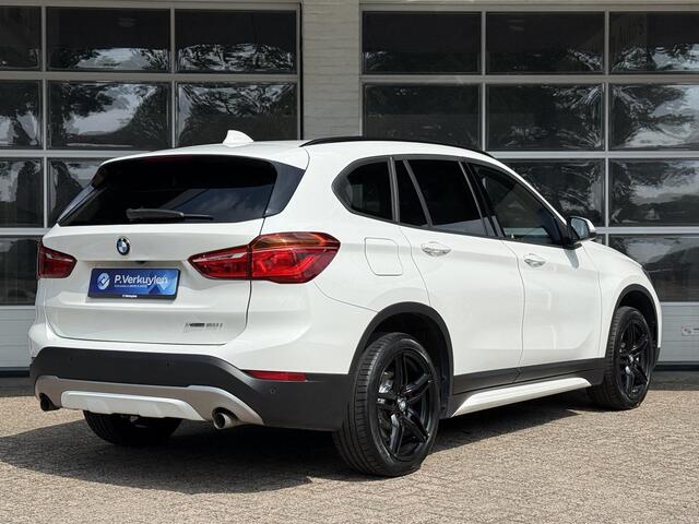 BMW X1 xDrive20i High Executive | SPORTLINE | MEMORY STOELEN | SPORTSTOELEN | TREKHAAK | STOELVERWARMING | HEAD UP | 18 INCH |