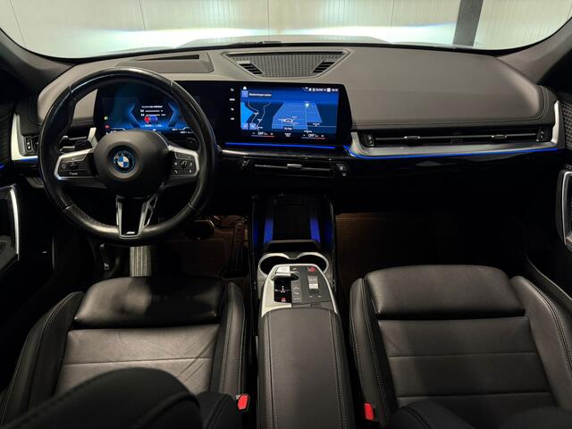 BMW X1 xDrive25e M Sport Trekhaak Leder HUD 360 Camera Portimao Blau Metallic