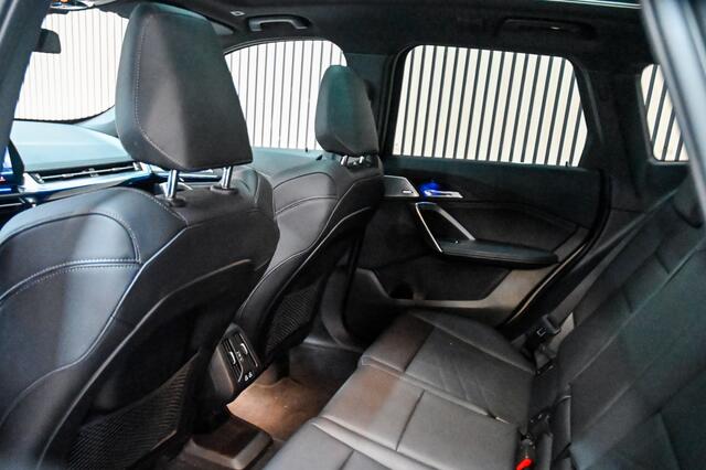 BMW X1 sDrive18i | M-Sport | PANO | TREKHAAK | STOELVERWARMING | STUURV