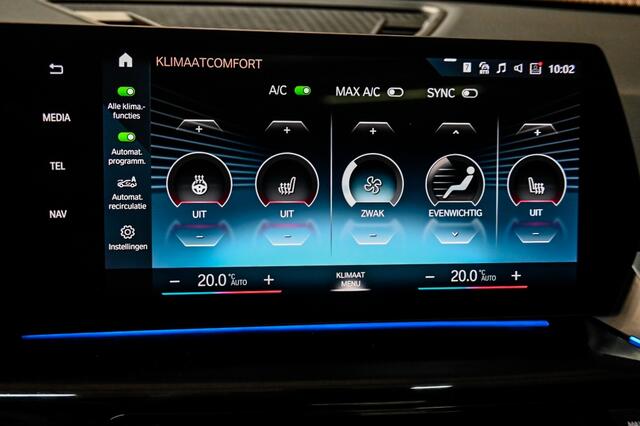 BMW X1 sDrive18i | M-Sport | PANO | TREKHAAK | STOELVERWARMING | STUURV