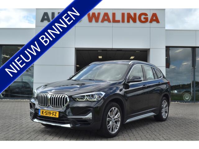 BMW X1 sDrive18i Panaramadak | Leer | Head up | Trekhaak 1700kg | Dealer onderhouden.