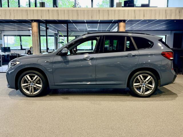 BMW X1 xDrive25e High Executive M-Sport | Panorama | Camera | Navigatie Plus