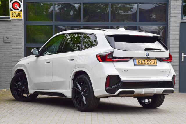 BMW X1 sDrive20i M Sport | Pano | 360 cam | 20 inch | Leer