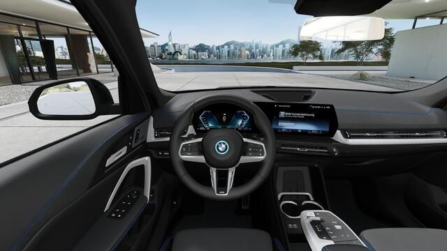 BMW X1 xDrive25e M Sport Automaat / Sportstoelen / Adaptieve LED / Achteruitrijcamera / M Adaptief onderstel / Comfort Access / Stoelverwarming