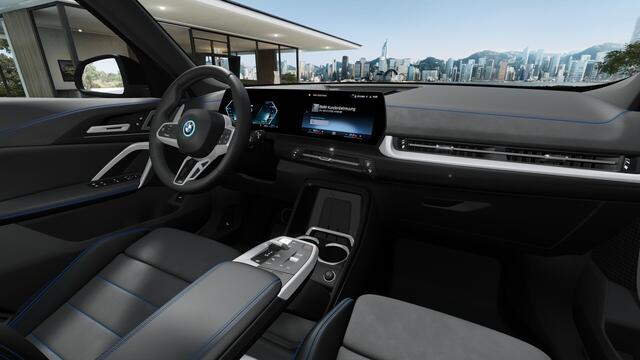 BMW X1 xDrive25e M Sport Automaat / Sportstoelen / Adaptieve LED / Achteruitrijcamera / M Adaptief onderstel / Comfort Access / Stoelverwarming