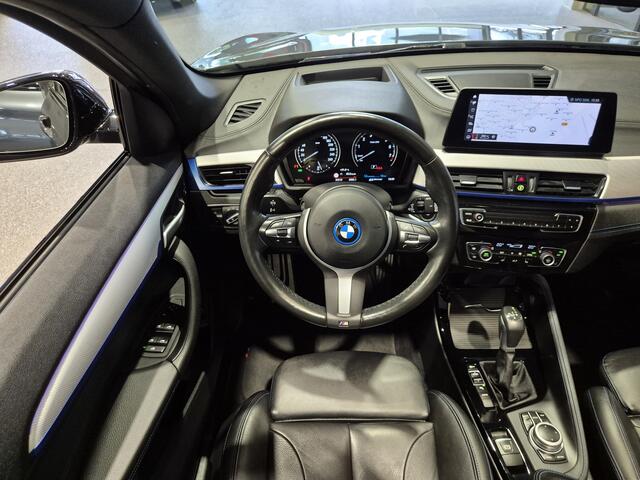 BMW X1 xDrive25e High Executive M-Sport | Volleder | Panorama | Camera | HUD
