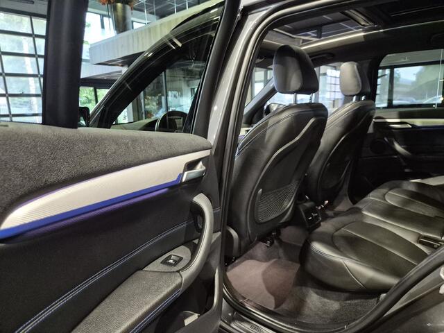 BMW X1 xDrive25e High Executive M-Sport | Volleder | Panorama | Camera | HUD