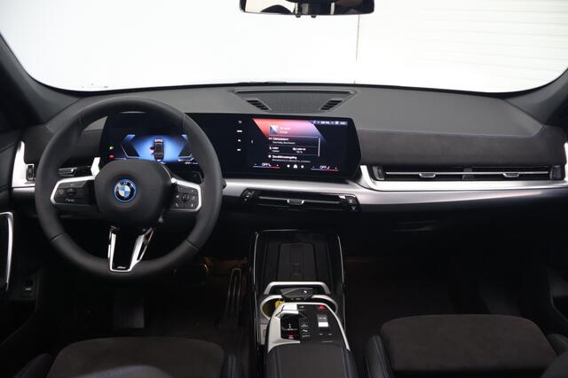 BMW X1 xDrive25e M-Sport 245pk | Panoramadak | Trekhaak | Digital Key