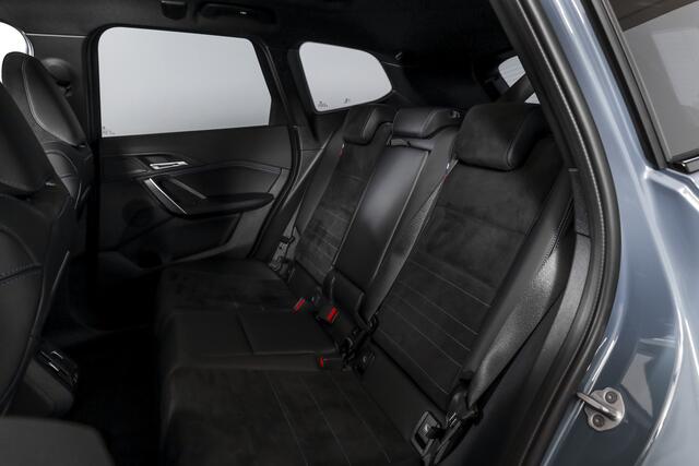BMW X1 xDrive25e 245 PK | M-Sport | Premium Pack | S/K-Panodak | Elek. Trekhaak | Dig. Cockpit | Cruise | Stoelverw. | PDC | Camera | NAV+App. Connect | ECC | Elek. Klep | LM 19" | 8872